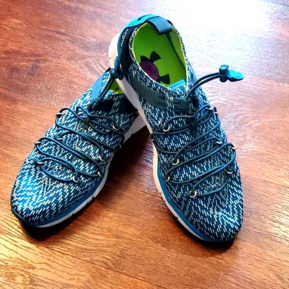 Under Armour slip on shoe 6.5